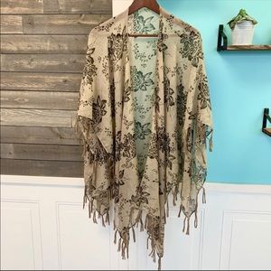 🅱️ Women’s Sheer Shaw/ Wrap Tan and Black OS